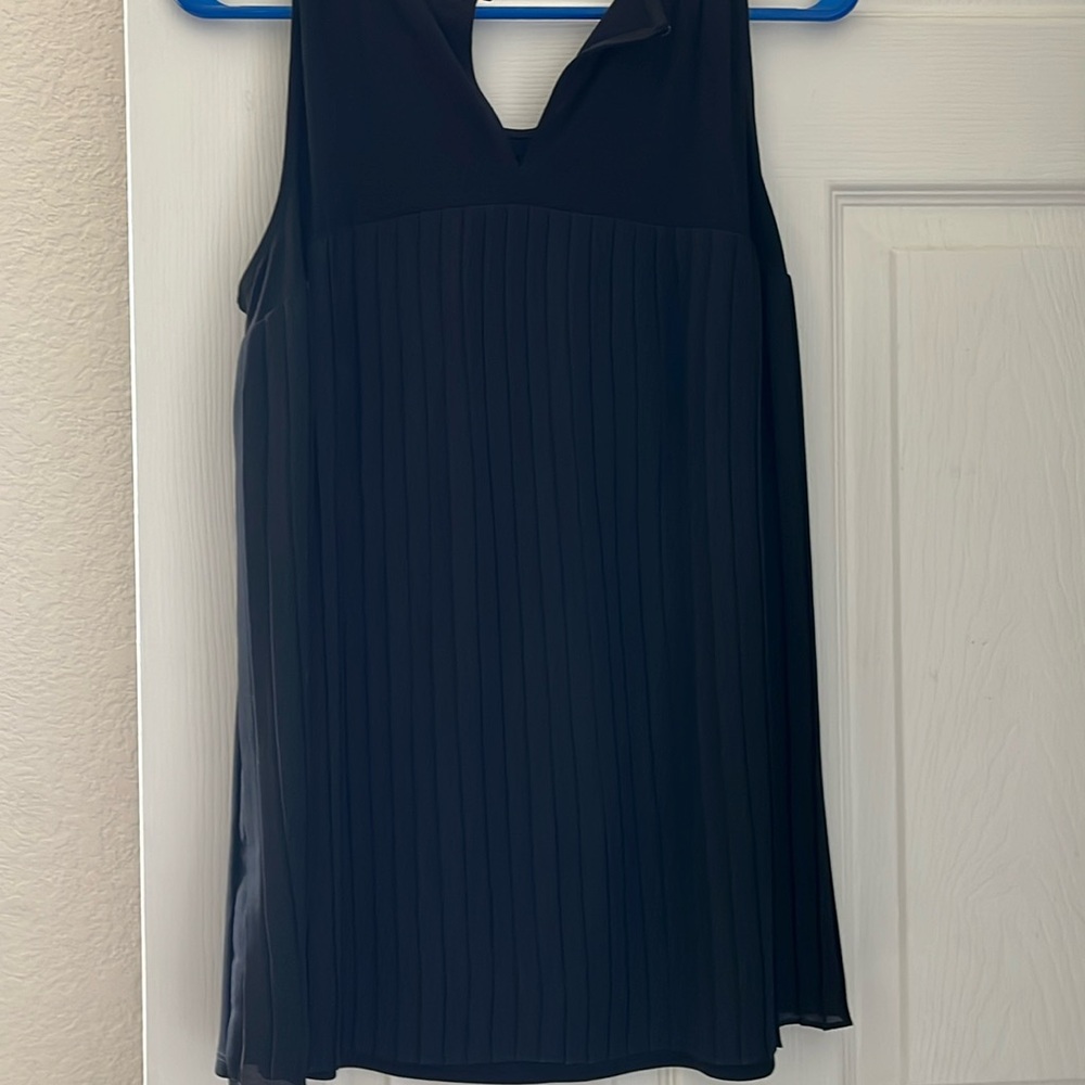 Black pleded blouse